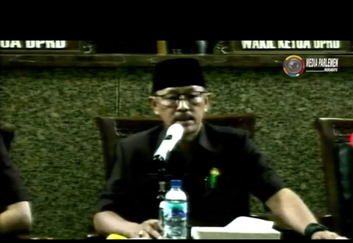 Ketua DPRD Indramayu Syaefudin memimpin rapat dengar pendapat bersama Wakil Bupati Indramayu Lucky Hakim, Senin (10/10/2022).