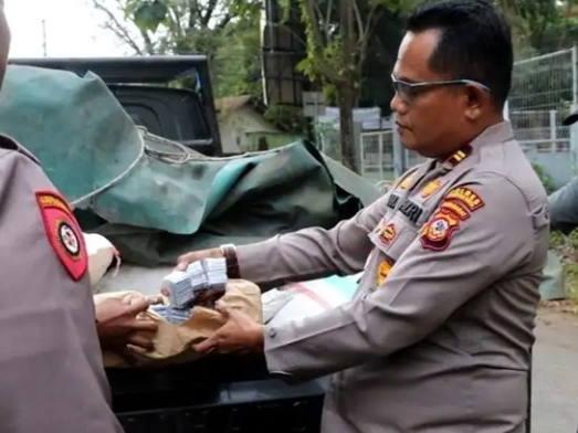 Polisi menyita 400 ribu petasan berbagai jenis dari Kabupaten Indramayu