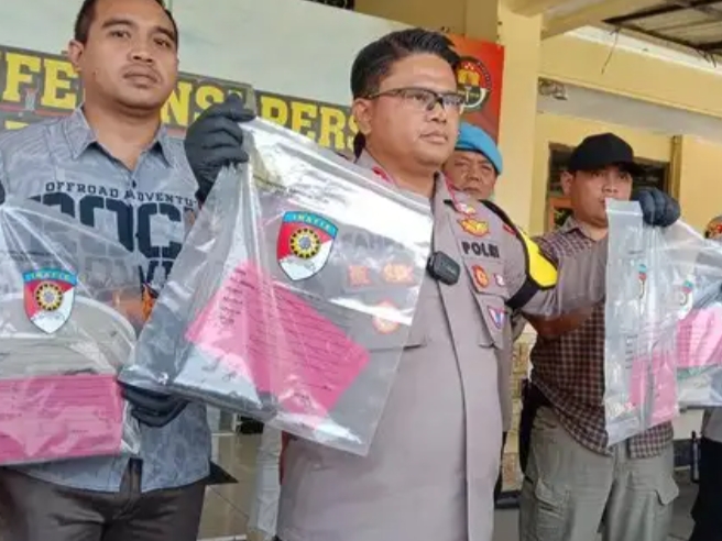 Foto : Ekpose pengungkapan kasus pembunuhan petani di tengah pesawahan di Desa Singaraja Kabupaten Indramayu
