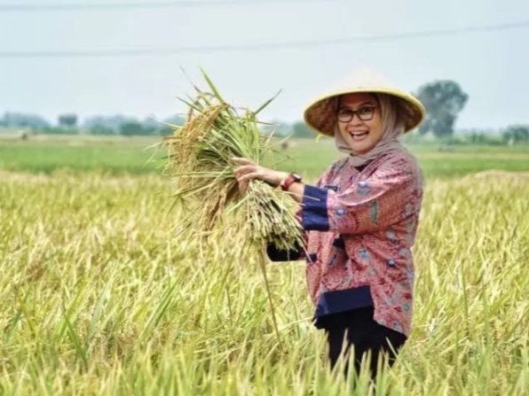 Bupati Indramayu Nina Agustina
