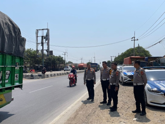 Satlantas Indramayu cek jalur Pantura 