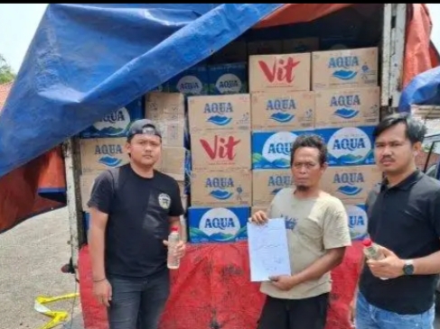 Polres Indramayu sita ribuan botol miras jenis ciu