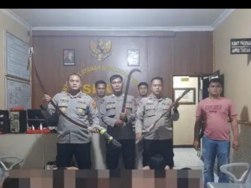 Polisi amankan 4 remaja dan senjata tajam di Indramayu 