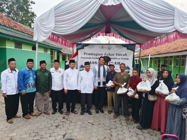 Bupati Indramayu Lucky Hakim kunjungi Yayasan Assalafiiyah di Desa Singajaya Indramayu