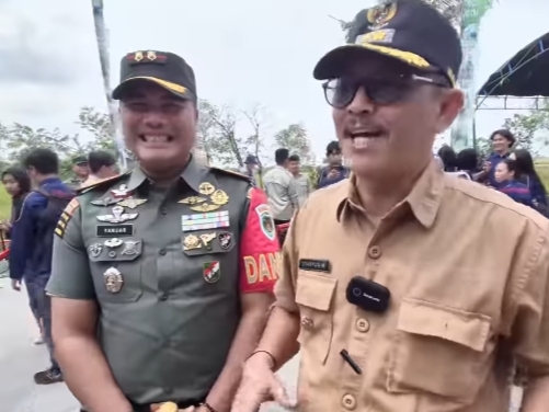 Dandim 0616/Indramayu Letkol
Inf Yanuar Setyaga dan Wakil Bupati Indramayu Syaefudin 