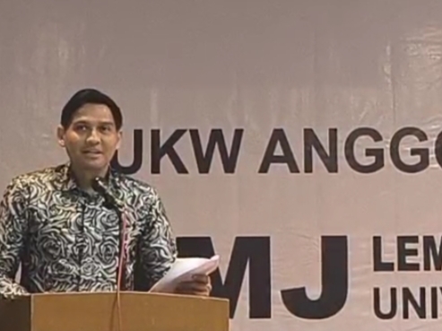 Bupati Indramayu Lucky Hakim membuka UKW ke 9 PJI di Hotel Trisula Indramayu, Jumat (30/5/2025)