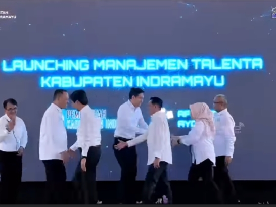 Bupati Lucky Hakim secara resmi meluncurkan Manajemen Talenta ASN bersama Wakil Kepala Badan Kepegawaian Negara (BKN) Republik Indonesia, Haryomo Dwi Putranto, pada Rabu, 18 Juni 2025 di Pendopo Indramayu.