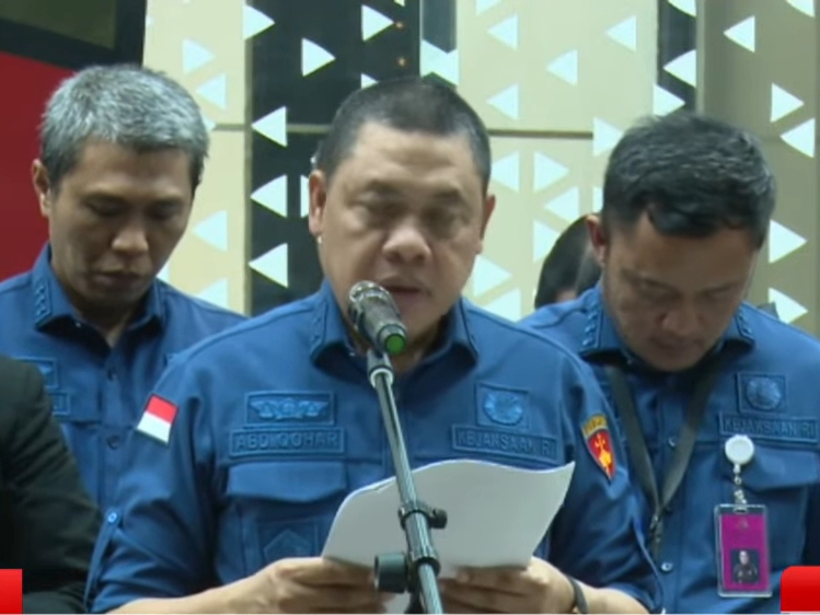Kejaksaan Agung menetapkan 9 tersangka perkara dugaan korupsi di Pertamina, Kamis (10/7/2025)