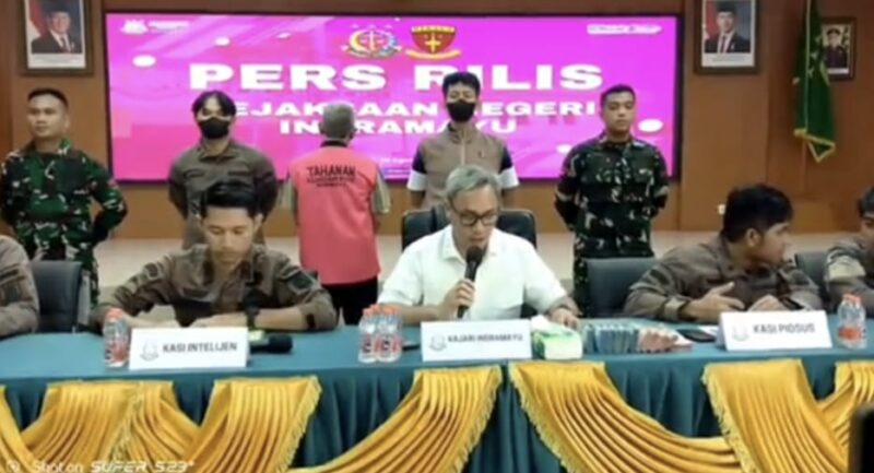 Kejaksaan Negeri (Kejari) Indramayu resmi menahan J, Kepala Unit Lembaga Keuangan Non-Bank milik pemerintah di Cabang Gabuswetan, yang menjabat pada periode 2022–2023