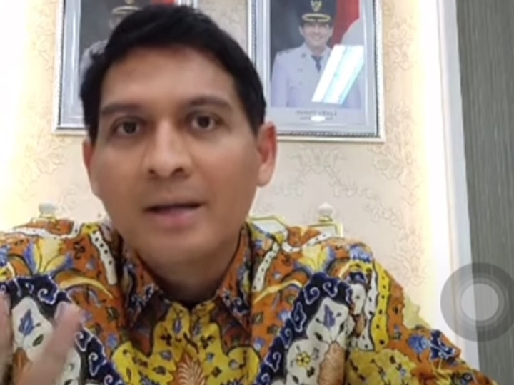 Tangkapan layar video : Bupati Indramayu Lucky Hakim berhentikan tetap Kuwu Kedokan Agung, Jumat (8/8/2025)