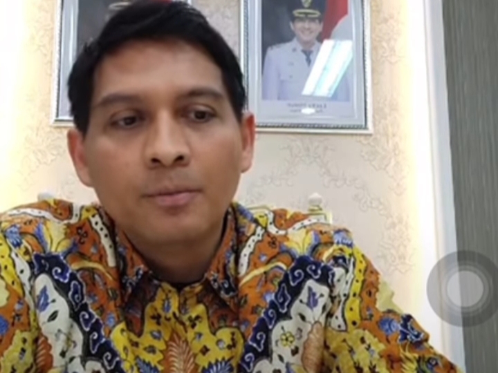 Tangkapan layar video : Bupati Indramayu melaporkan Kuwu Kedokan Agung ke Polres Indramayu, Jumat (8/8/2025)