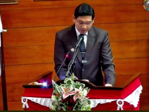 Bupati Indramayu Lucky Hakim memberikan sambutan di pelantikan Ketua DPRD Indramayu, Jumat (22/8/2025)