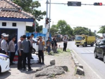 Polres Indramayu sekat perbatasan antisipasi pelajar ikut demo ke Jakarta, Kamis (28/8/2025)