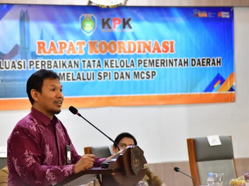 Ketua Satgas Wilayah II KPK, Arif Nurcahyo, Rapat Koordinasi bersama Pemkab Indramayu di ruang Ki Tinggil Setda Indramayu, Selasa (16/9/2025).