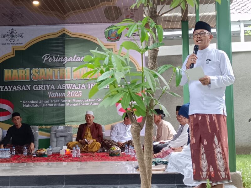 Wakil Bupati Indramayu H. Syaefudin memberikan pesan kepada para santri di Griya Aswaja Indramayu, Rabu (22/10/2025)