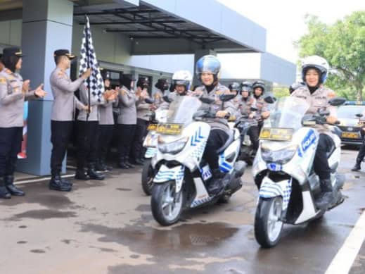 Patroli Mojang Lodaya, Terobosan Polwan Indramayu Bangun Keamanan Humanis Lewat Senyum dan Empati