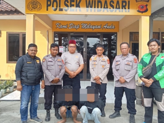 Polisi menangkap 2 pelaku pencurian onderdil mobil di Widasari Indramayu, Selasa (21/10/2025)