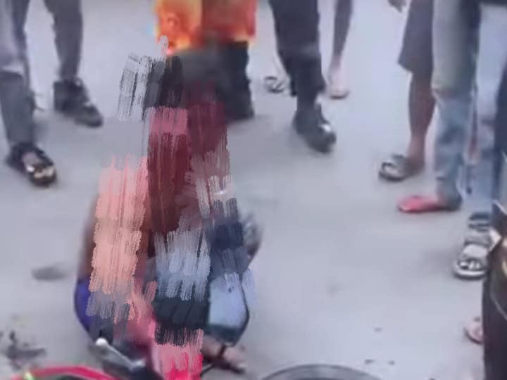 Terduga Maling Motor Babak Belur Diamankan Polisi di Desa Singajaya, Kecamatan Indramayu, Kabupaten Indramayu, Selasa (3/12/2025) sore
