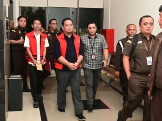 Kejaksaan Tinggi Jabar menahan Sekretaris DPRD dan Wakil Ketua DPRD Bekasi terkait dugaan korupsi tunjangan rumah DPRD 