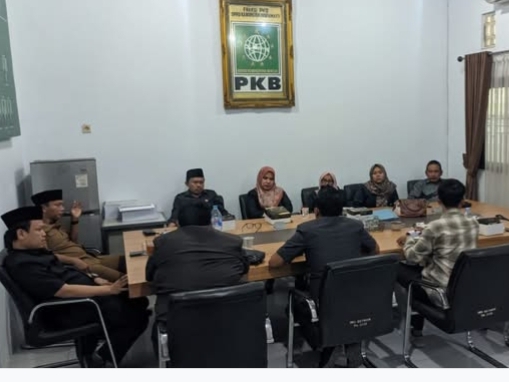 Anggota Fraksi PKB DPRD Indramayu menggelar rapat yang salah satu agendanya membahas keterlambatan pencairan insentif bagi guru PAUD