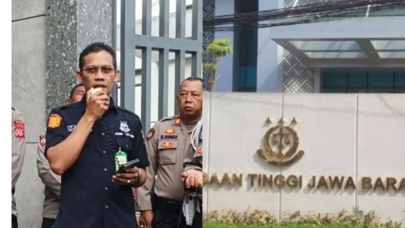 Kepala Seksi Penerangan Hukum Kejati Jawa Barat, Nur Sricahyawijaya memberikan keterangan perkembangan penyidikan kasus dugaan korupsi BPR Karya Remaja Indramayu, didepan Kantor Kejati Jabar, Kamis (8/1/2025)