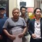 Pengacara Toni RM dampingi korban dugaan penipuan tenaga kerja ke Jepang di Mapolres Indramayu, Selasa (4/3/2026) malam