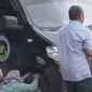 Tangkapan layar : seorang perempuan teriak histeris di dekat mobil pengangkut MBG di Krangkeng Kabupaten Indramayu 