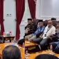 Audiensi antara perwakilan KOMPI dengan Bupati Indramayu di Pendopo Indramayu, Selasa (28/4/2026) malam.