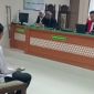Terdakwa Ririn Rifanto saat menjalani persidangan kasus pembunuhan satu keluarga di Pengadilan Negeri Indramayu
